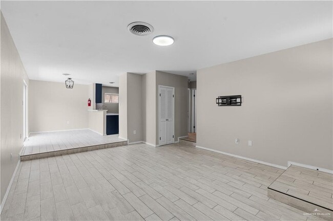 Building Photo - 1111 Wisteria Ave W