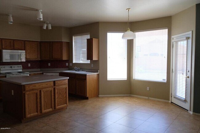 Foto del edificio - 16806 S 42nd St