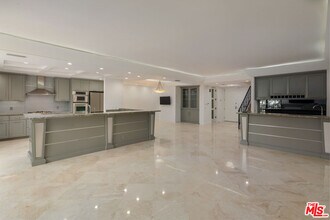 Building Photo - 211 S Spalding Dr
