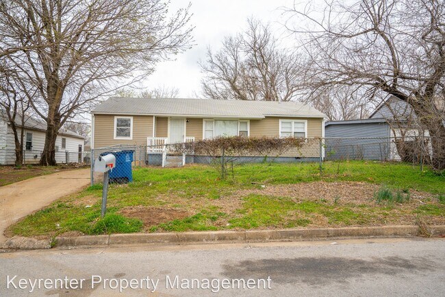 Building Photo - 4 br, 1 bath House - 735 E 42nd Pl N