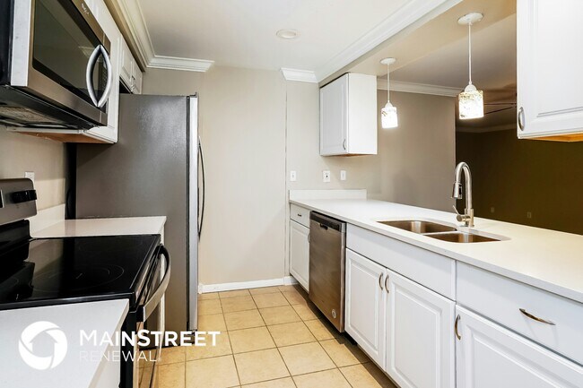 Foto del edificio - 17192 Phlox Dr