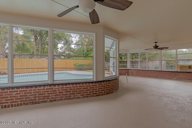 Foto del edificio - 5020 Brighton Dr