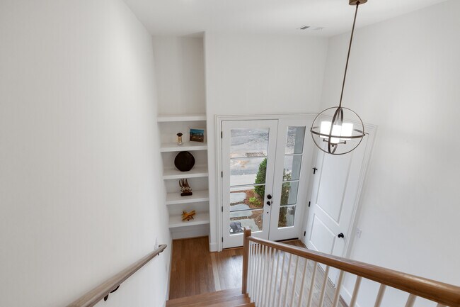 vestíbulo 2 - 688 Exchange St SE