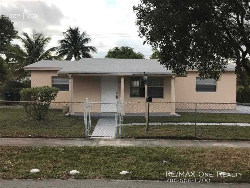 Primary Photo - 1390 NW 200th St