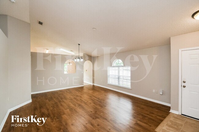 Foto del edificio - 6913 Playpark Trail