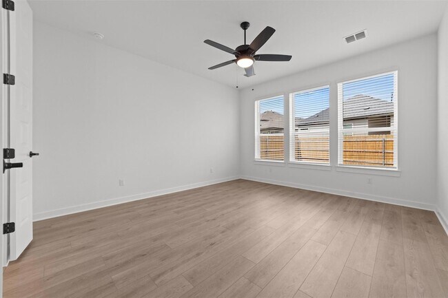 Foto del edificio - 1129 N Roger Hanks Pkwy