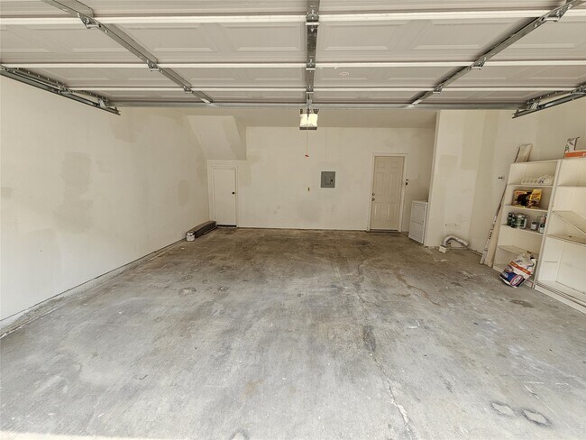 Building Photo - 3800 Tanglewilde St