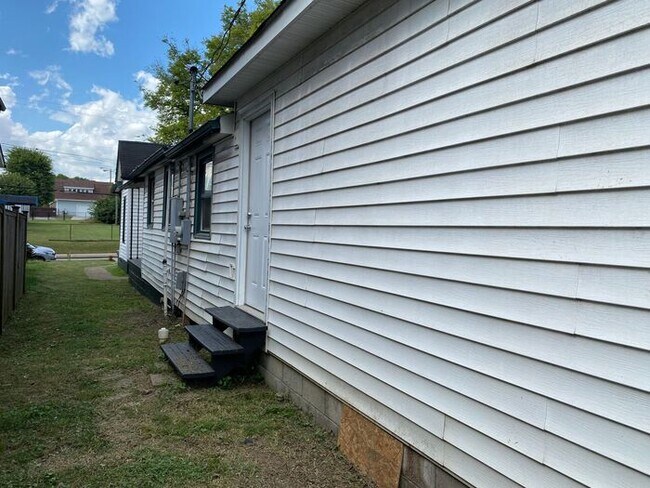 Foto del edificio - Germantown / Salemtown House for Rent!  2 Beds w/ extra rooms  + 2 full baths!
