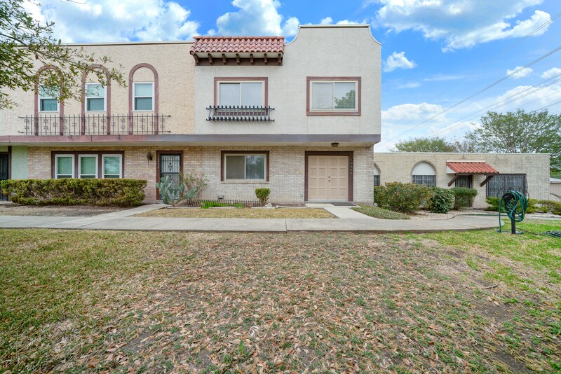 Primary Photo - 10958 Crown Park