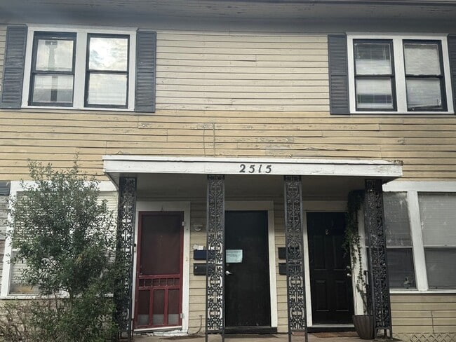 Photo - 2515 Taft St Apartment