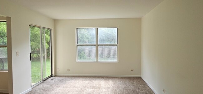 Building Photo - 1 Acorn Ln