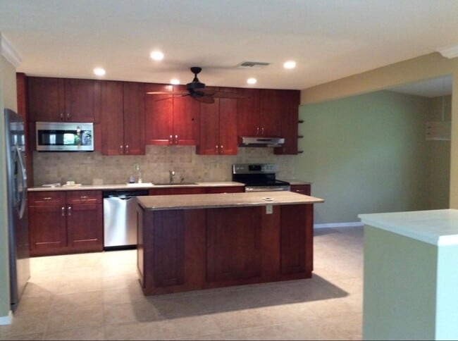 Photo - 27911 Hacienda E Blvd Townhome