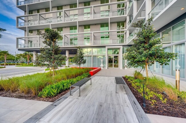 Building Photo - 2000 Metropica Way