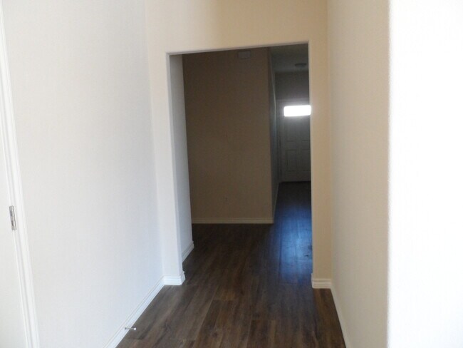 Foto del edificio - 1208 G-H Country Club Rd