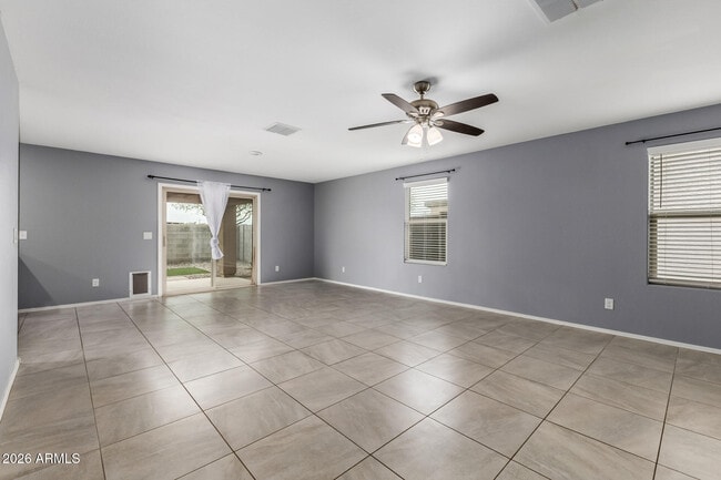 Foto del edificio - 40489 W Helen Ct