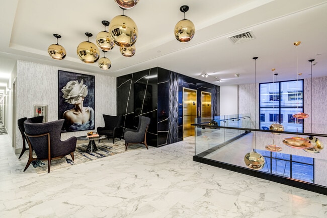 Foto del edificio - The Promenade at Lynbrook