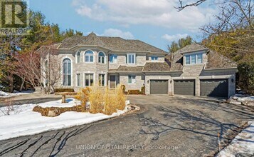 Building Photo - 9 Bunhill Ct