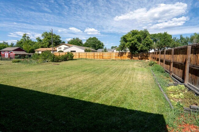 Foto del edificio - Spacious 3BR Duplex in Lakewood