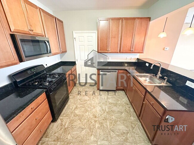 Foto del edificio - 4421 Driftwood Dr