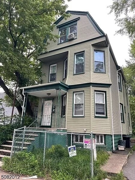 Foto del edificio - 296 N Clinton St