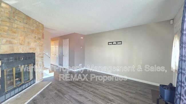 Photo - 4231 Charleston Dr Townhome