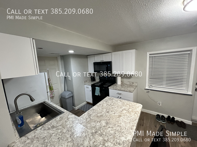 Building Photo - Charming 2-Bedroom Downstairs Apartment in...