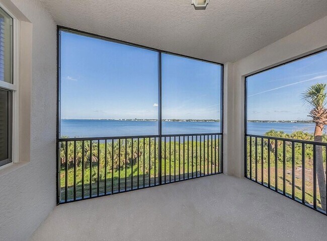 Foto del edificio - 920 Tidewater Shores Loop