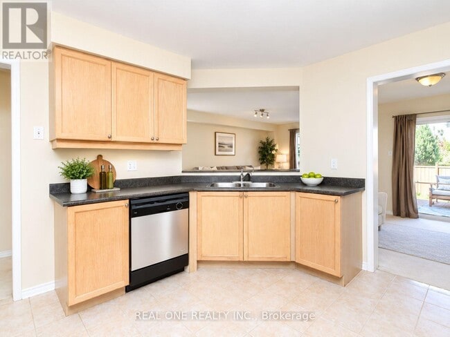 Building Photo - 5289 Bushelgrove Cir