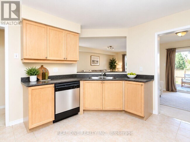 Photo du bâtiment - 5289 Bushelgrove Cir