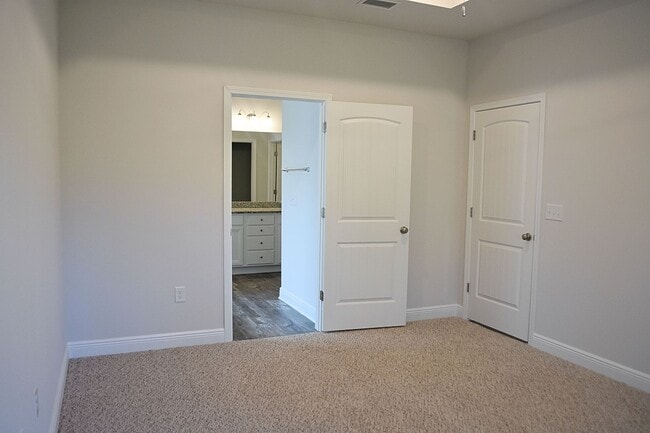 Foto del edificio - Brand New- 4 Bedroom 2 Bath in Santa Rosa ...