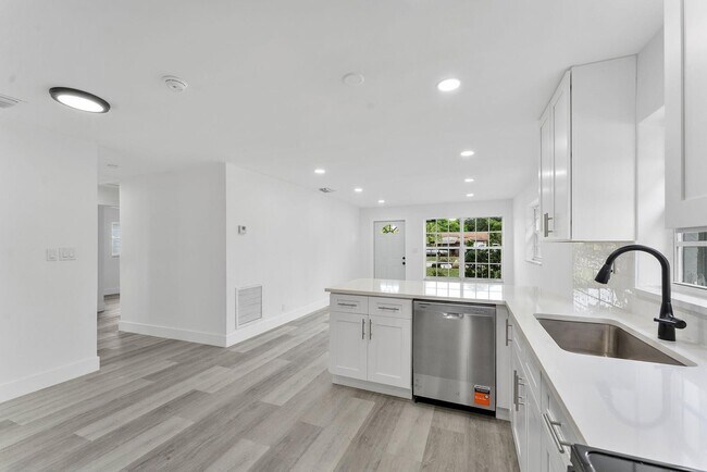 Foto del edificio - 441 NW 2nd Ave