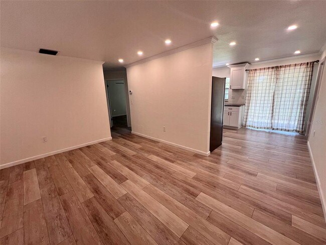 Foto del edificio - 3339 Van Nuys Loop
