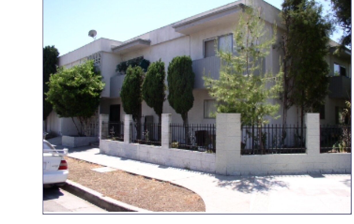 Building Photo - 7131 Bellaire Ave