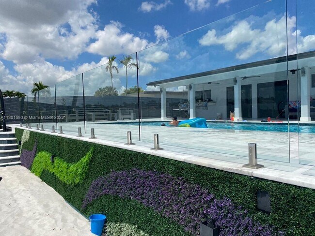 Foto del edificio - 17615 NW 85th Ave