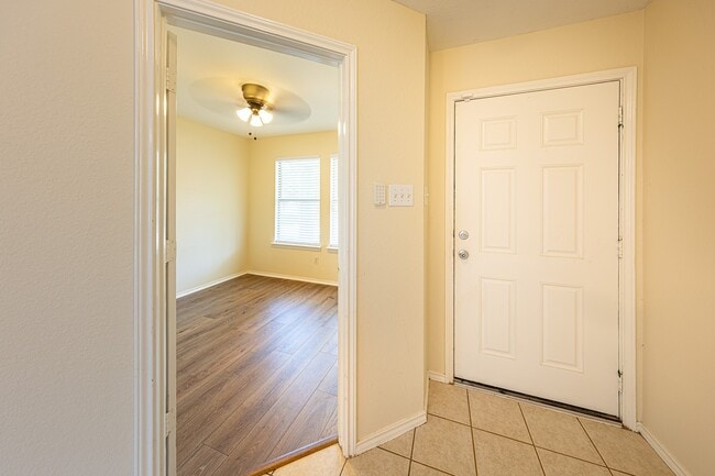 Building Photo - 3603 Avalon Castle Dr