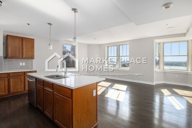 Foto del edificio - 525 W Lafayette Blvd