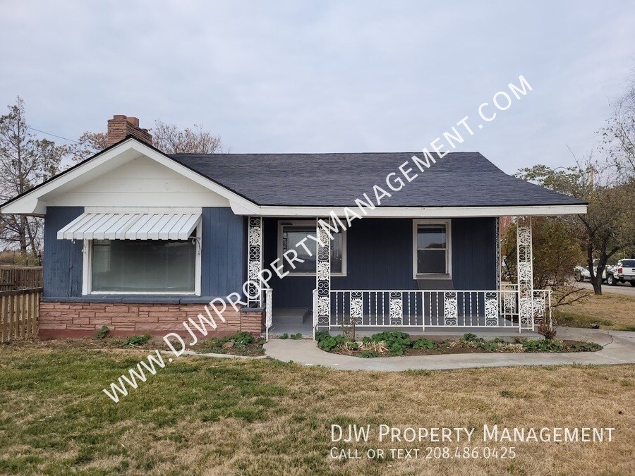 Primary Photo - 16425 Farmway Rd