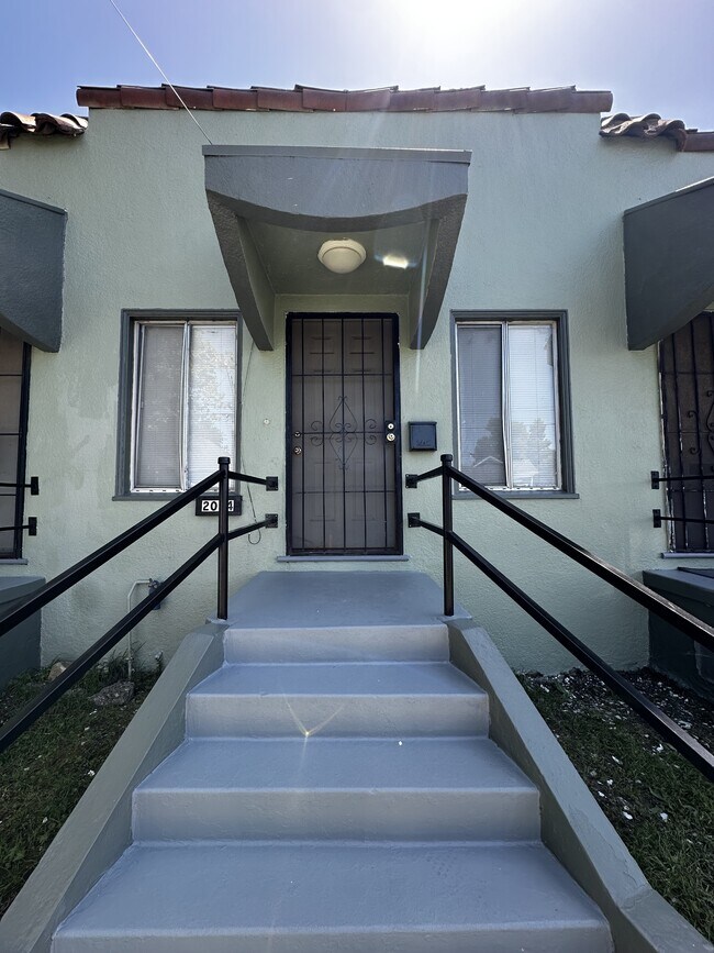 Building Photo - 2034 92nd Ave