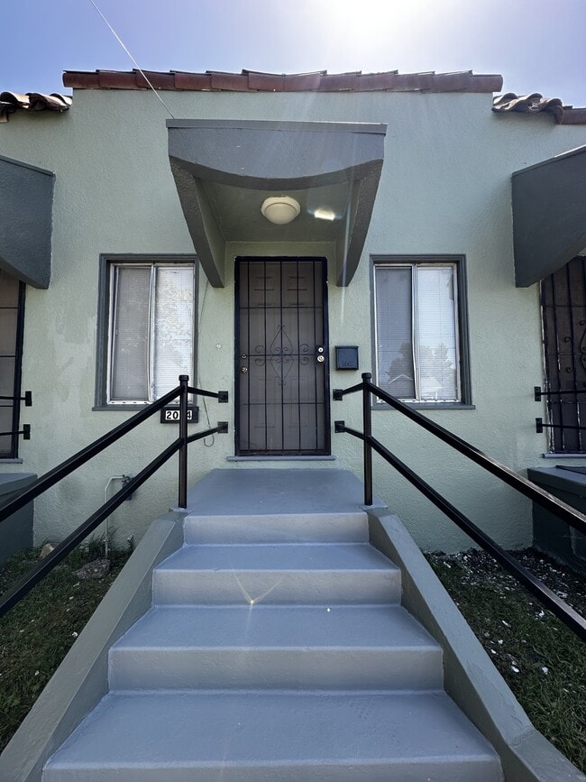 Building Photo - 2034 92nd Ave