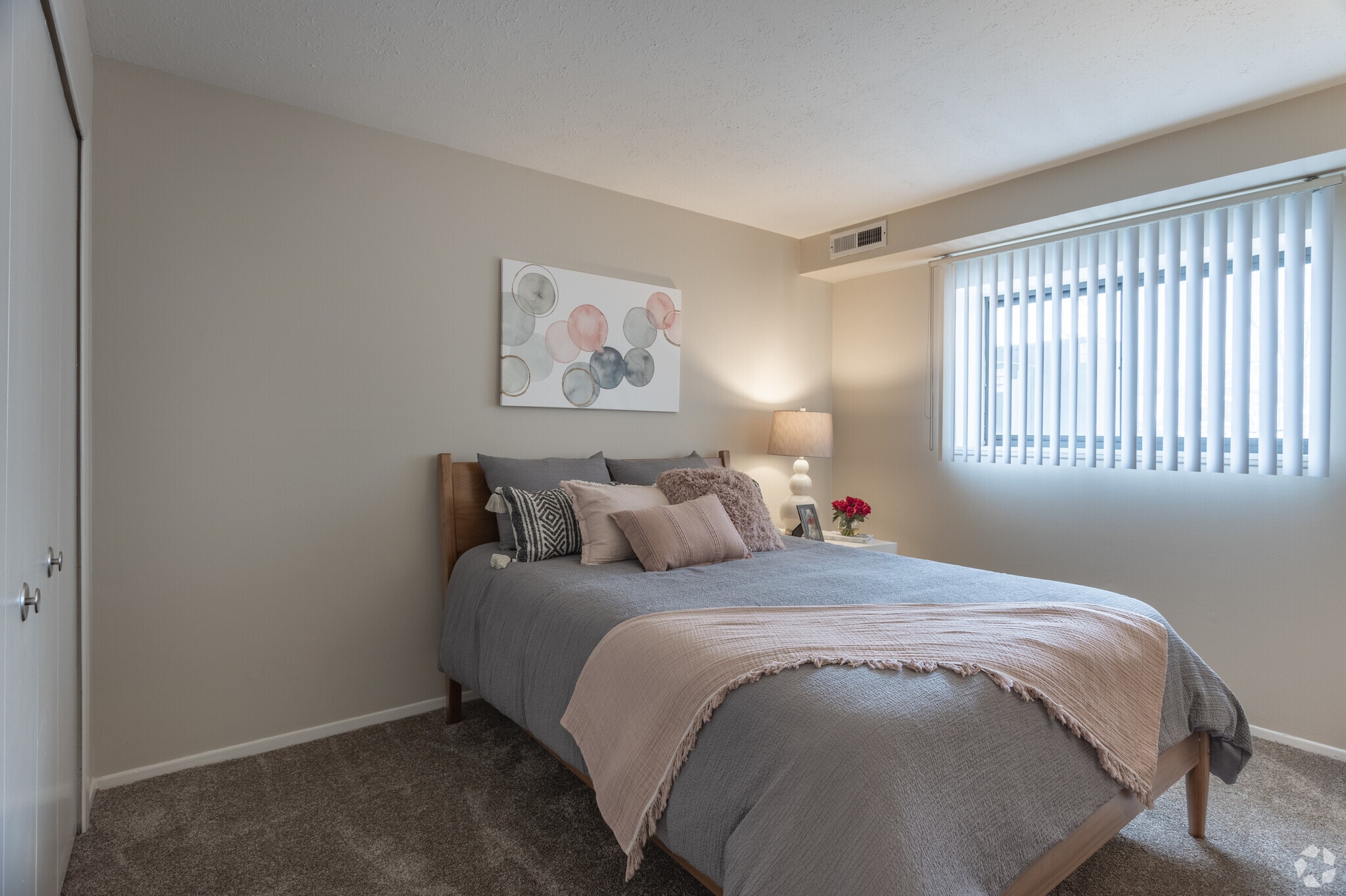 Southgate Towers – photo 4