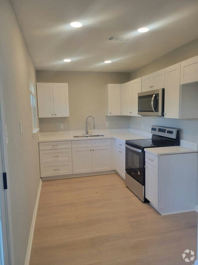 Oaklawn Apartments for Rent with a Yard La Marque, TX 1 Rentals