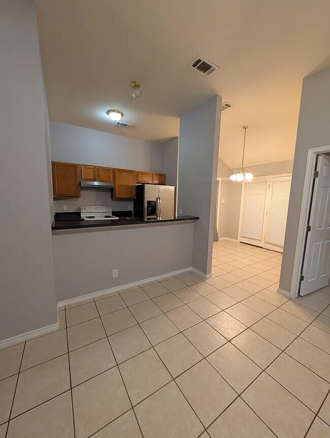 Building Photo - 1707 Tina Marie Rd