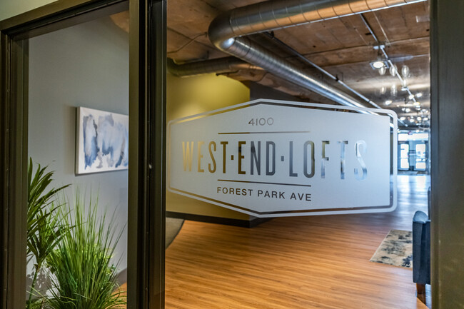 Foto del edificio - 4100 Forest Park Ave
