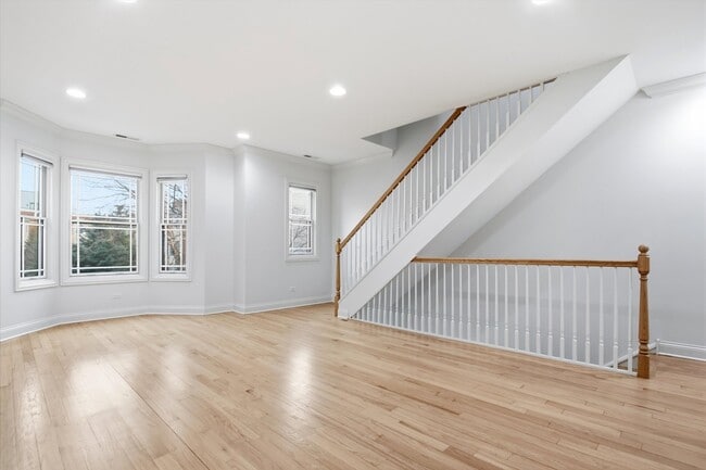 Foto del edificio - 2340 W Adams St