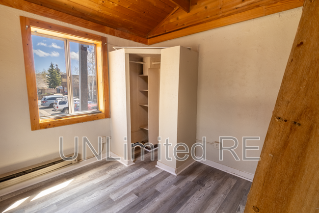 Foto del edificio - 306 S Humphreys St