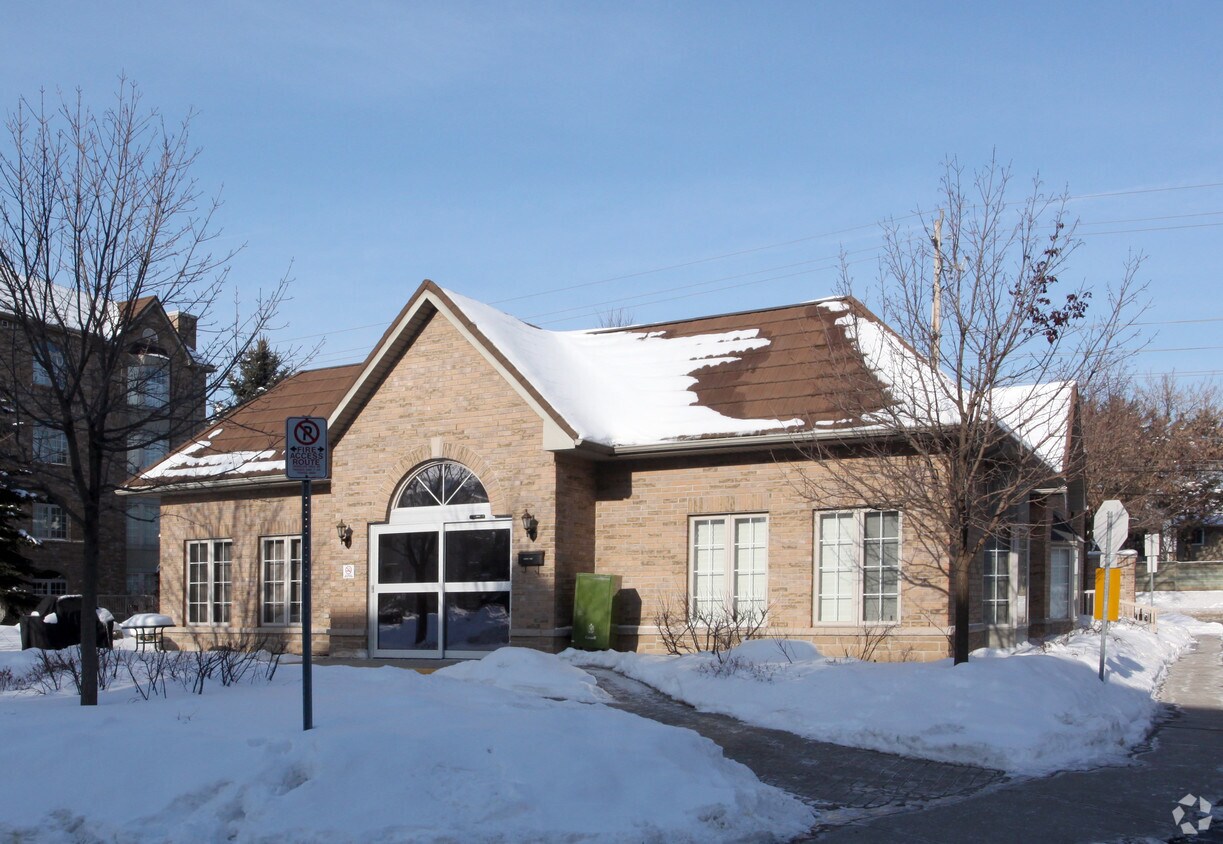 Photo du bâtiment - 216 Plains Rd W