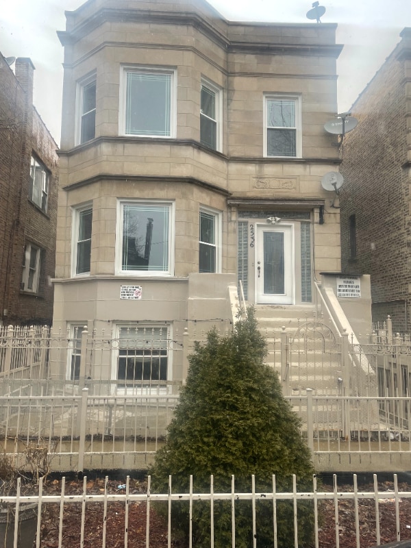 2536 W Cortez St