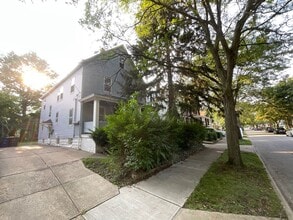 Building Photo - 2070 Lark St