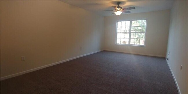 Building Photo - 3022 Campus Pointe Cir