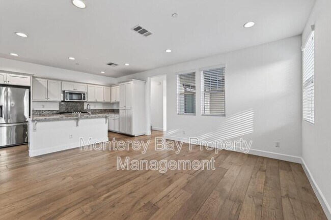 Foto del edificio - 480 Palisade Dr